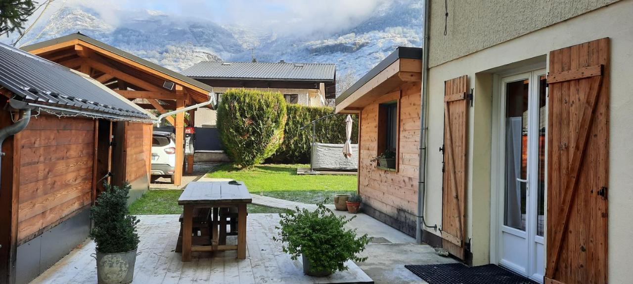Studio Au Pied Des Montagnes Le Bourg-d'Oisans Exterior photo